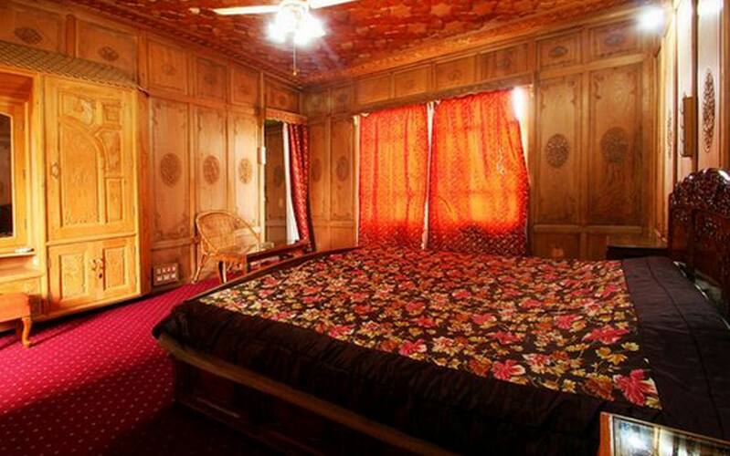 Shahenshah Houseboat 5, Srinagar 1